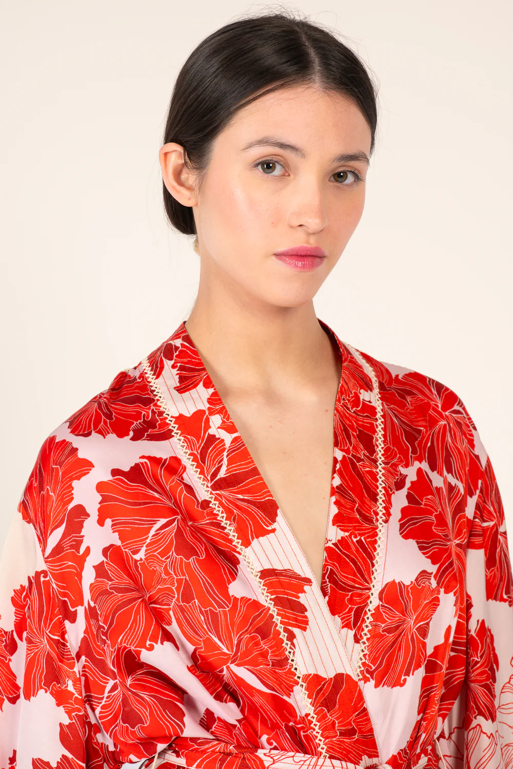 Kimono Luna - Red Flower Bunch - Image 4
