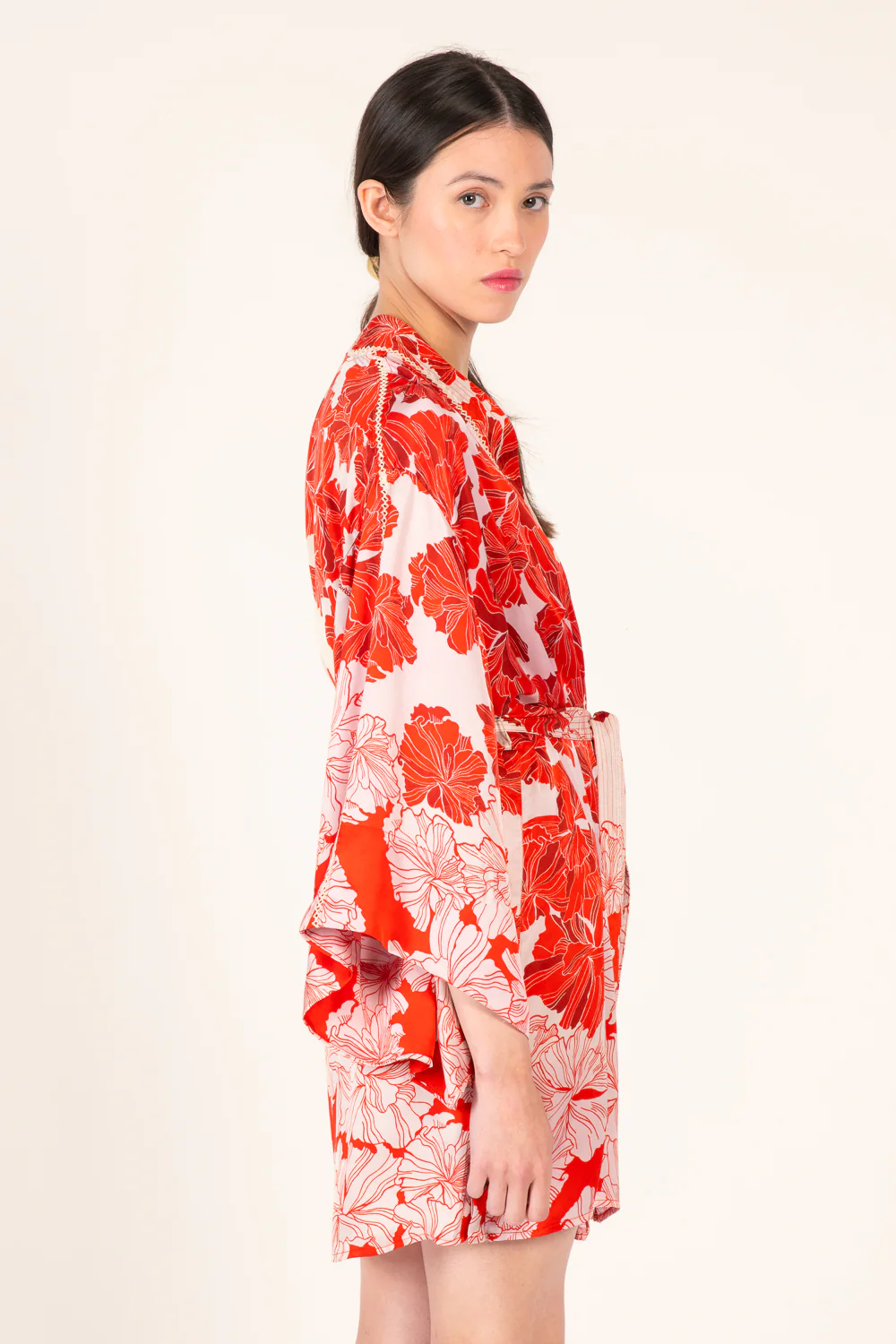 Kimono Luna - Red Flower Bunch - Image 6