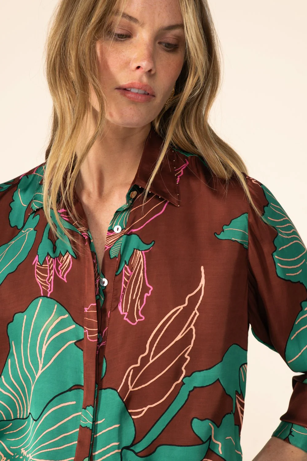 Shirt Eileen - Brown Hibiscus - Image 3
